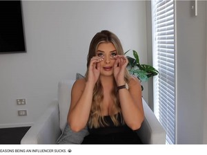 Mantan Model Playboy Ini Menangis Saat Curhat Susahnya Jadi Influencer