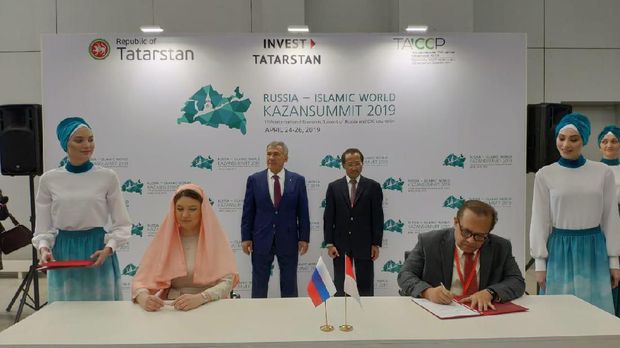 Penandatanganan MoU kerja sama halal lifestyle antara Indonesia Halal Lifestyle Center (IHLC) dengan Tatarstan Investment Development Agency (TIDA).