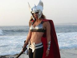 Kumpulan Cosplayer Seksi Perankan Karakter Marvel