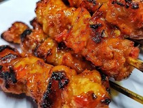 Sate Ratu, Sate Ayam Merah Juicy yang Hits di Jogja