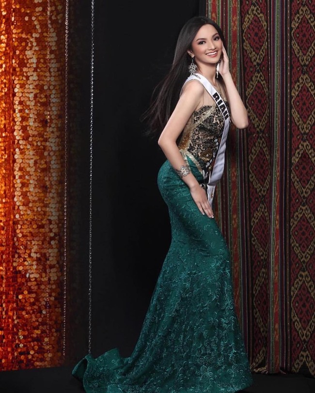 Puteri Indonesia Riau 2018 Sabrina Anggraini doyan traveling. Foto-foto panorama alam dan tempat-tempat unik yang memenuhi Instagram Anggraini sudah cukup menjadi buktinya. “Aku memang suka traveling dari kecil,” ujar Sabrina kepada Wolipop saat acara ‘Dress the Way You Are’ di Jakarta, Jumat (26/4/2019). Foto: Instagram