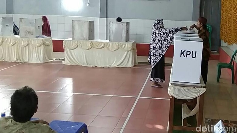 Coblosan Ulang, Suara Prabowo Bertambah di 2 TPS Brebes Ini Coblosan Ulang, Suara Prabowo Bertambah di 2 TPS Brebes Ini