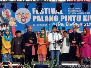 Didampingi Cak Imin, Anies Buka Festival Palang Pintu di Kemang