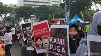 Tolak RUU PKS, Sejumlah Perempuan Lakban Mulut di CFD