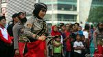 Aksi Srikandi Polwan Gelar Pertunjukan Reog di CFD