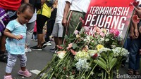 Aksi tersebut digelar sebagai penghormatan untuk para pejuang Pemilu yang meninggal saat bertugas.