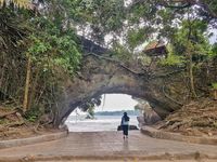 Pantai Karang Bolong.