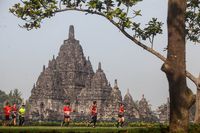 Tim Ahli Berhasil Pugar 2 Anak Candi di Prambanan