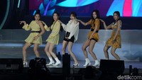 Mereka tampil energik di atas panggung. Foto: (Agung Pambudhy/detikcom)