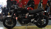 “Didatangkan karena ada keluarga baru Speed Twin dengan berbeda karakternya. Sekarang yang mesinnya ditempelkan dari sebelumnya pake traction arc. Ini mengusung 1.200cc,” ujar GM Sales PT GAS, Sapta Hari Aji kepada detikcom (28/4/2019). Foto: Pradita Utama