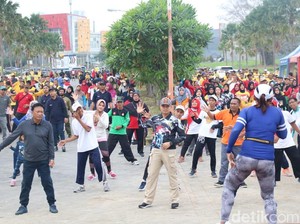 Forkopimda Gresik Cooling Down Pemilu dengan Senam dan Jalan Sehat