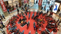 Para juri modifikasi juga menilai anak-anak Pekanbaru semakin berkembang dalam hal menuangkan kreativitasnya. Seperti yang diungkapkan Hidayat Priyo Wibowo, builder dari Retro Syndicate. Foto: Ridwan Arifin
