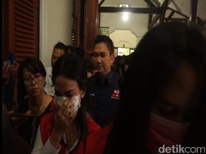 Tak Dihadirkannya Rian Berbuah Permintaan Vanessa Angel Dibebaskan