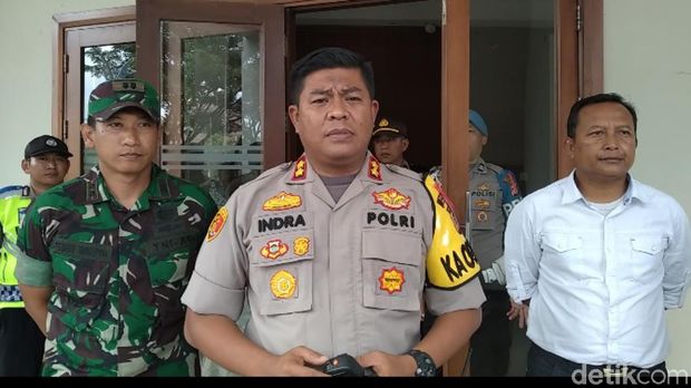 450 TNI-Polri Jaga Ketat Rapat Pleno KPU Kabupaten Bandung - detikNews