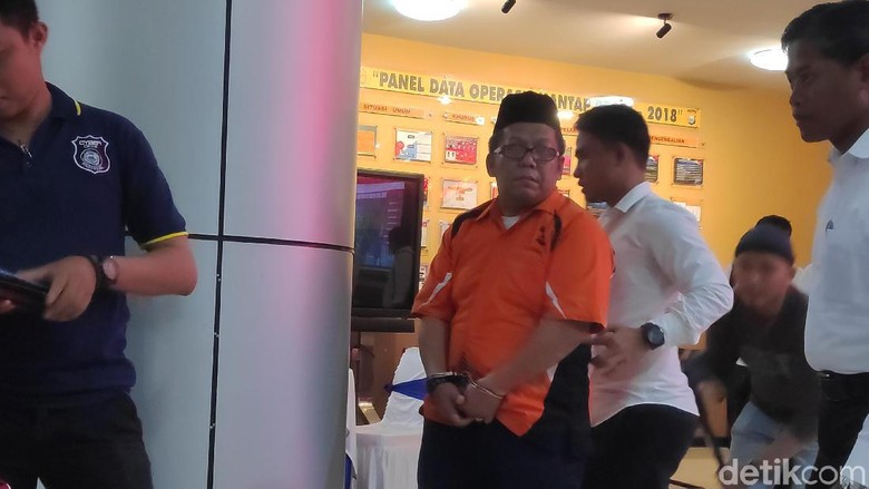 Pengakuan Penyebar Isu Provokasi 22 Mei Rusuh yang Ditangkap di Makassar Pengakuan Penyebar Isu Provokasi 22 Mei Rusuh yang Ditangkap di Makassar