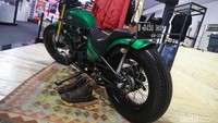Dengan warna kelir yang sama hijau, motor custom Jokowi lainnya bergaya Chopper Bobber. Motor tersebut juga dibangun oleh bengkel yang sama. Pradita Utama/detikcom