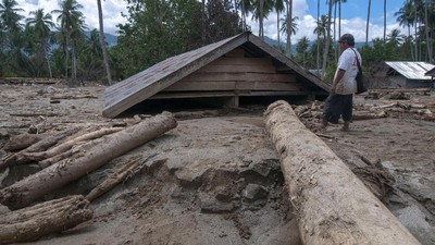 Banjir Bandang Timbun Ratusan Rumah di Sigi Sulteng
