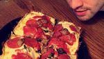 Pose Keren Kulineran Brendon Urie yang Baru Saja Berduet dengan Taylor Swift