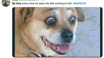 Netizen ini bilang seperti itulah performa De Gea setiap kali melihat bola. (Foto: Internet/Twitter)