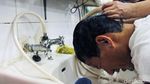Sandiaga Cukur Rambut, Kumis dan Jenggot di Glodok