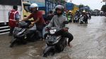 Banjir Mulai Surut, Jalan Pantura Pasuruan Kembali Dibuka