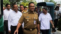 Anies mengatakan usai perizinan selesai, nantinya bus akan dioperasikan terlebih dahulu di sekitar kawasan Monas. Dia menuturkan akan ada penambahan bus bila uji coba berhasil.