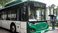 Bus listrik Transjakarta mulai diuji coba hari ini, Senin (29/4/2019) oleh Gubernur DKI Jakarta Anies Baswedan. Bus itu akan berjalan dari Balai Kota ke Bundaran HI.