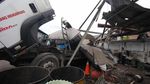 Ngeri! Begini Penampakan Truk Tangki Meledak di Surabaya