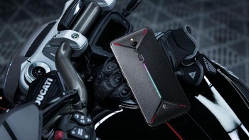 Varian hitam tersedia untuk versi RAM 6GB ROM 64GB (Rp 6,1 juta) dan RAM 6GB ROM 128GB (Rp 6,7 juta). (Foto: Dok. Nubia)  