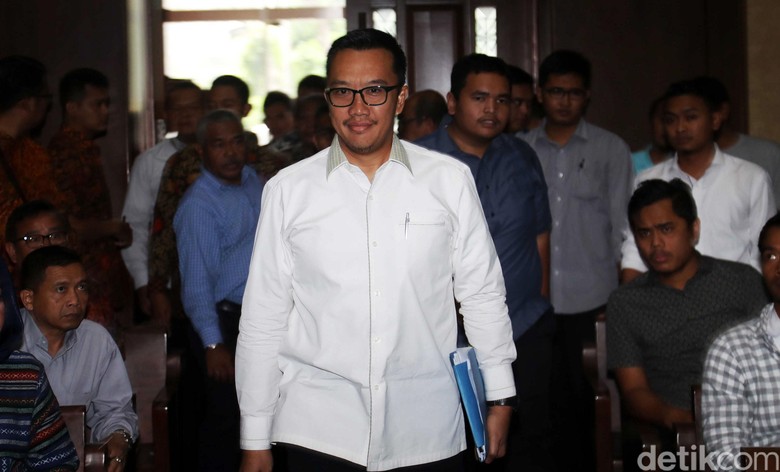 Imam Nahrawi Datangi Kemenpora Usai Sampaikan Surat Mundur ke Jokowi Imam Nahrawi Datangi Kemenpora Usai Sampaikan Surat Mundur ke Jokowi