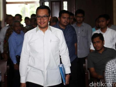 Momen Menpora Bersaksi di Sidang Kasus Suap KONI