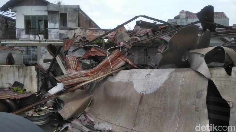 23 Rumah Warga Hancur dan Rusak Imbas Tangki Meledak Saat Dilas 23 Rumah Warga Hancur dan Rusak Imbas Tangki Meledak Saat Dilas