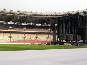 Berlangsung Jumat Ini, Persiapan Konser Ed Sheeran Sentuh 75 Persen