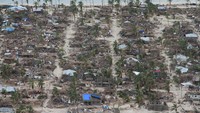 Angin topan Kenneth mendarat di distrik Macomia dan Mocimboa da Praia di Provinsi Cabo Delgado, pada Kamis (25/4) malam. Angin topan itu bergerak dengan kecepatan 220 km per jam. OCHA/Saviano Abreu/via REUTERS.
