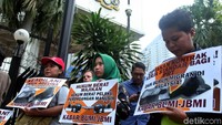 Aksi itu dilakukan untuk menuntut keadilan dan kesejahteraan bagi para TKI yang bekerja di Malaysia.