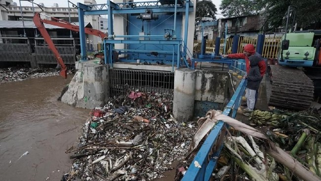 Menengok Jakarta, Ibu Kota yang Sedang Sakit