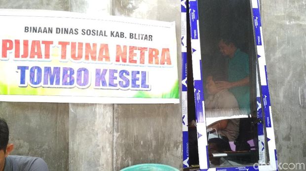 Pemijat 'Tombo Kesel' ini bekerja selama 3 hari/