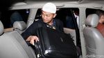 Penyidik KPK Bawa 2 Koper Usai Geledah Kantor Mendag