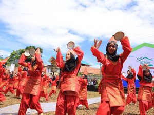 Apa Saja Properti Tari Piring yang Digunakan dalam Pentas?