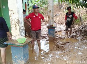 12.000 Pengungsi Banjir Bengkulu Butuh Tenda hingga Air Bersih