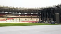 Panggung sudah berdiri megah di dalam GBK. Foto: Dyah Paramita Saraswati