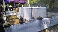 Kemudian rombongan menuju situs Pangcalikan, peninggalan Kerajaan Galuh. (Dadang Hermansyah/detikcom)