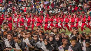 5 Ribu Pelajar Tumpah Ruah Ikuti Tari Jaranan di Solo