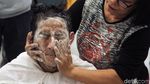Sandiaga Cukur Rambut, Kumis dan Jenggot di Glodok