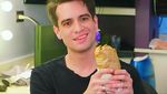 Pose Keren Kulineran Brendon Urie yang Baru Saja Berduet dengan Taylor Swift