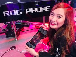 Kenalan dengan Ann, Gamer Cantik Jago Main Tembak-tembakan