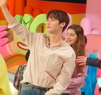 Pengakuan Artis K-pop yang Gila Kebersihan dan Ngaca 50 Kali Sehari