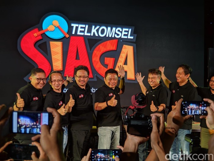 Para petinggi Telkomsel. Foto: Adi Fida Rahman/detikINET Para petinggi Telkomsel. Foto: Adi Fida Rahman/detikINET