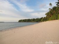 Pantai Aru (Faela Shafa/detikTravel)