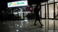 Jakbook ini berada di lantai 3 Pasar Kenari.